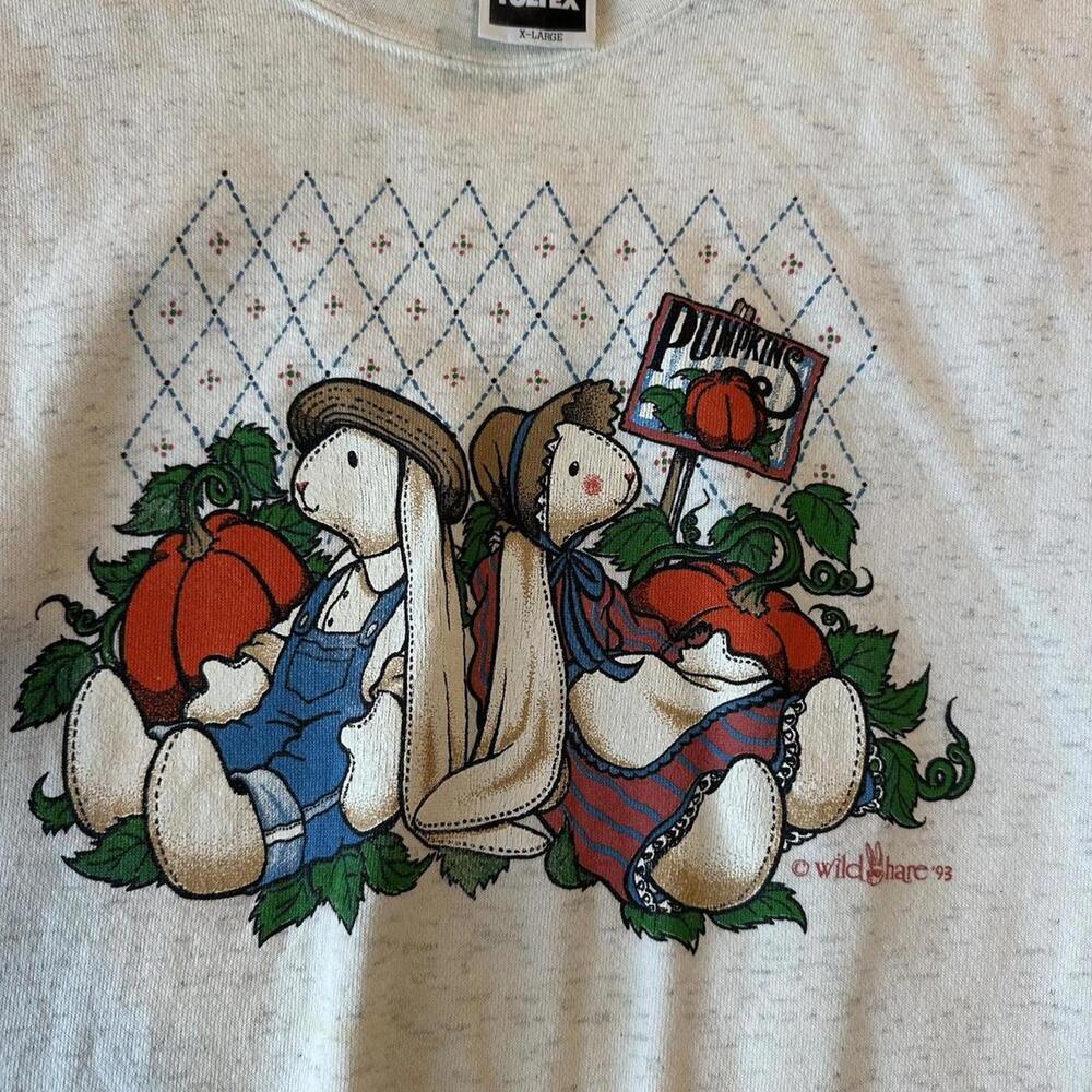 90s cream crewneck sweatshirt w cute bunny & pumpkin patch graphic Size XL - Picture 2 of 6